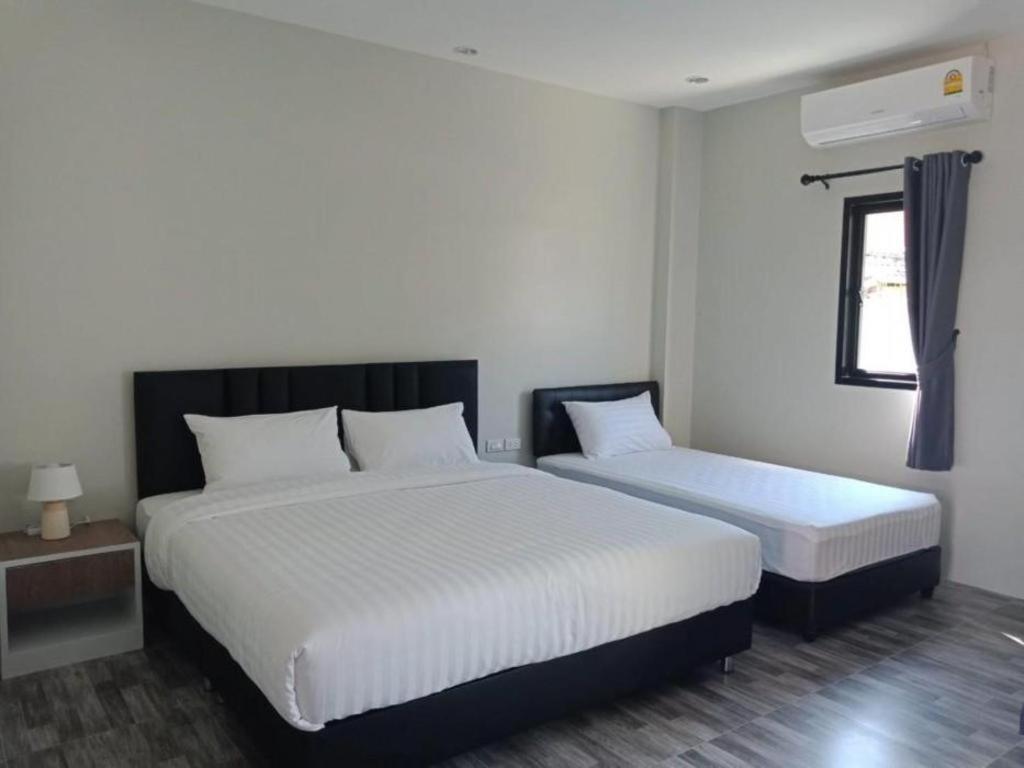 OYO 259 Baan Napatr Hotel Bang Tao Beach  Buitenkant foto